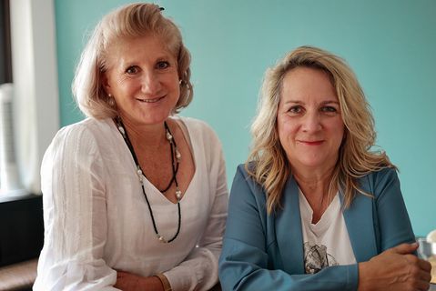 Kathrin Arrocha und Claudia Wiedemann